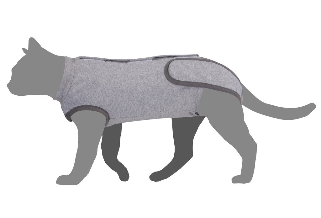 Tutina Camon indossata da sagoma felina, con indicazione delle chiusure in velcro posteriori Tutina Camon indossata da sagoma felina, con indicazione delle chiusure in velcro posteriori